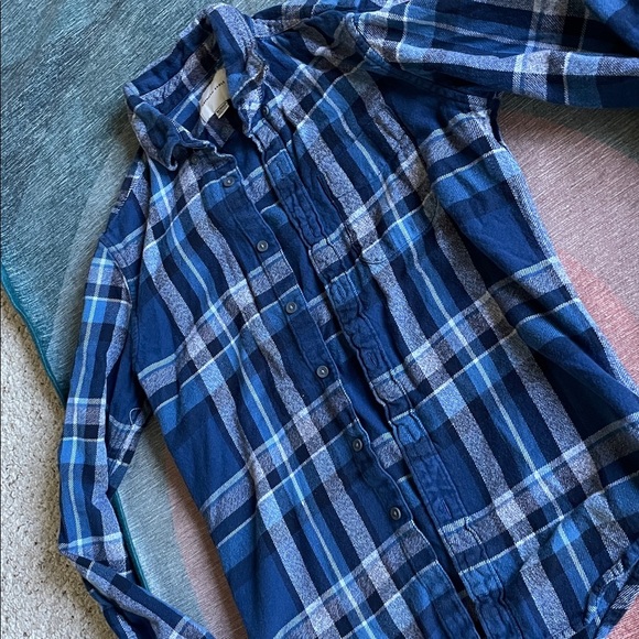 American Eagle Outfitters Navy and White Plaid Flannel Shirt - Picture 10 of 13